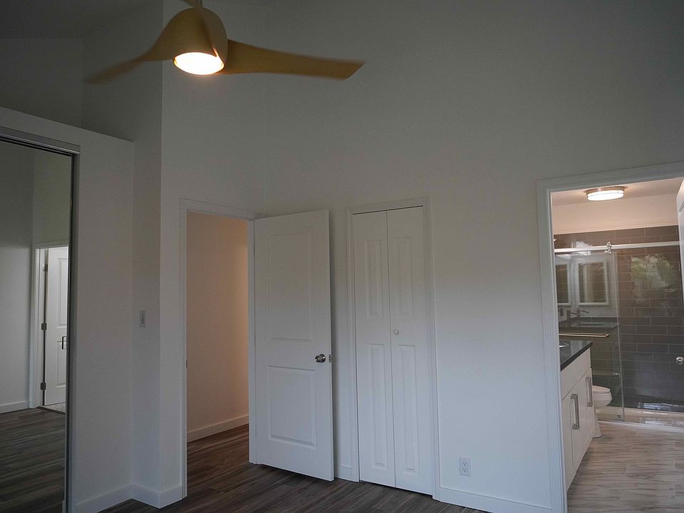 1st image of 15 Kulanihakoi St APT 12