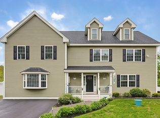 16 Poitras Ave, Tyngsboro, MA 01879