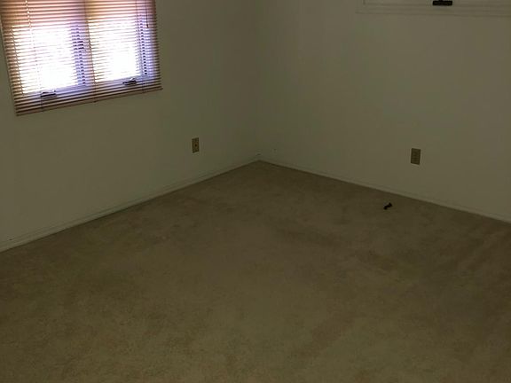 5th image of 503B N Beadle Dr