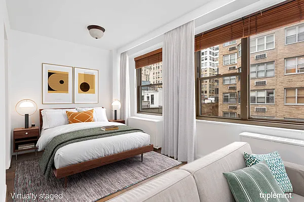 Sold by Triplemint | media 6