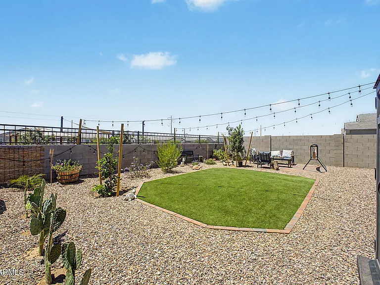 10611 W Bloch Rd — Photo 25