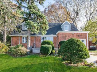 727 Peekskill St, Elmont, NY 11003