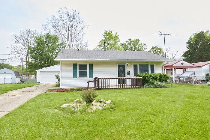 231 Parkview Dr photo 1