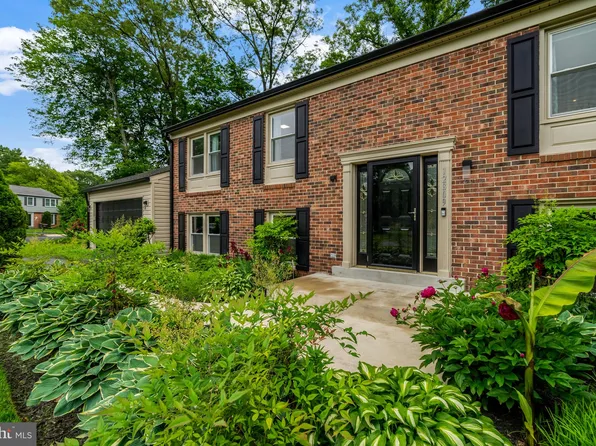 12809 Longleaf Ln, Herndon, VA 20170