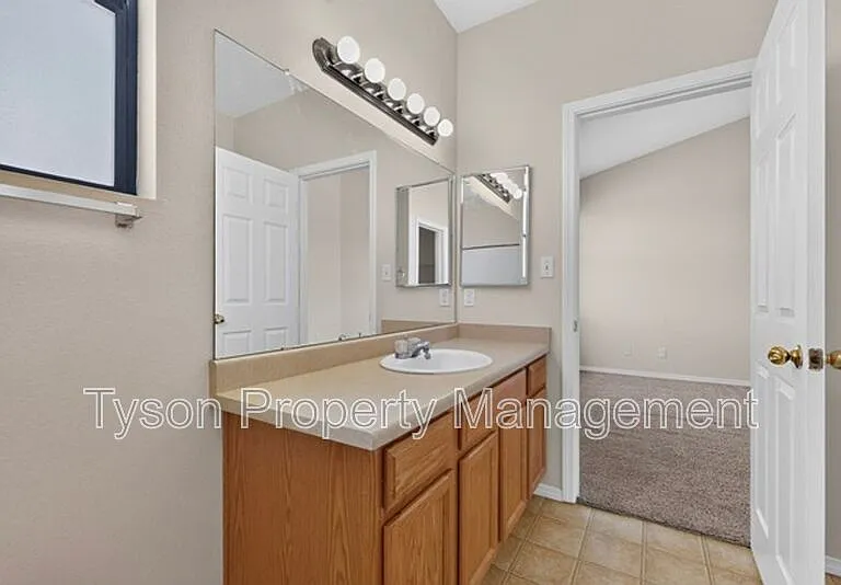 4209 Ridgeway Ct SE #D — Photo 16