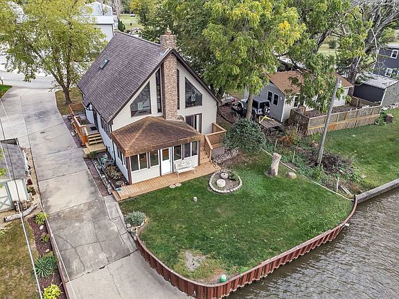 2nd image of 8179 N Thorsen Ln