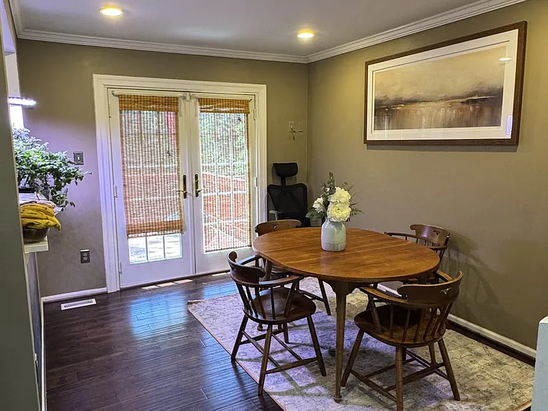 519 Beacon Hill Ter — Photo 32