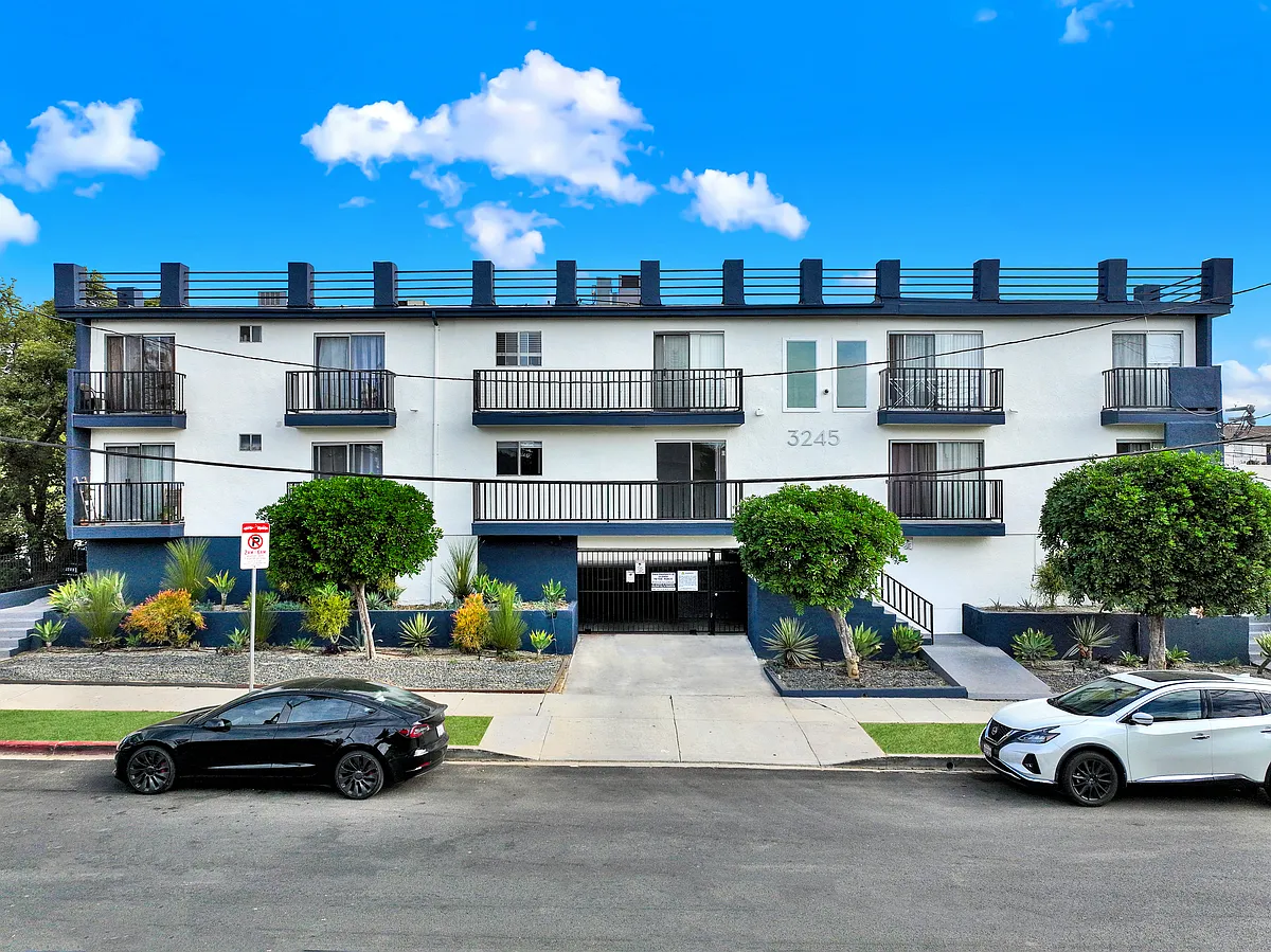 Building Photo - Avenue 32