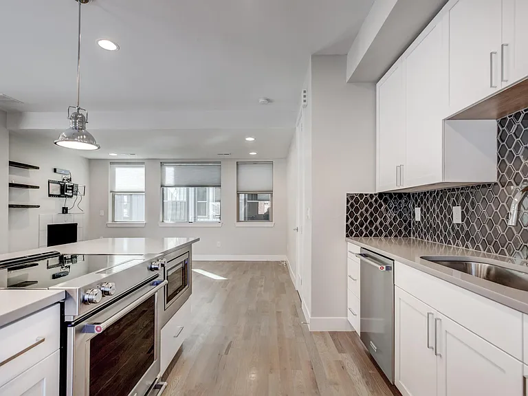 2182 S Birch St — Photo 5