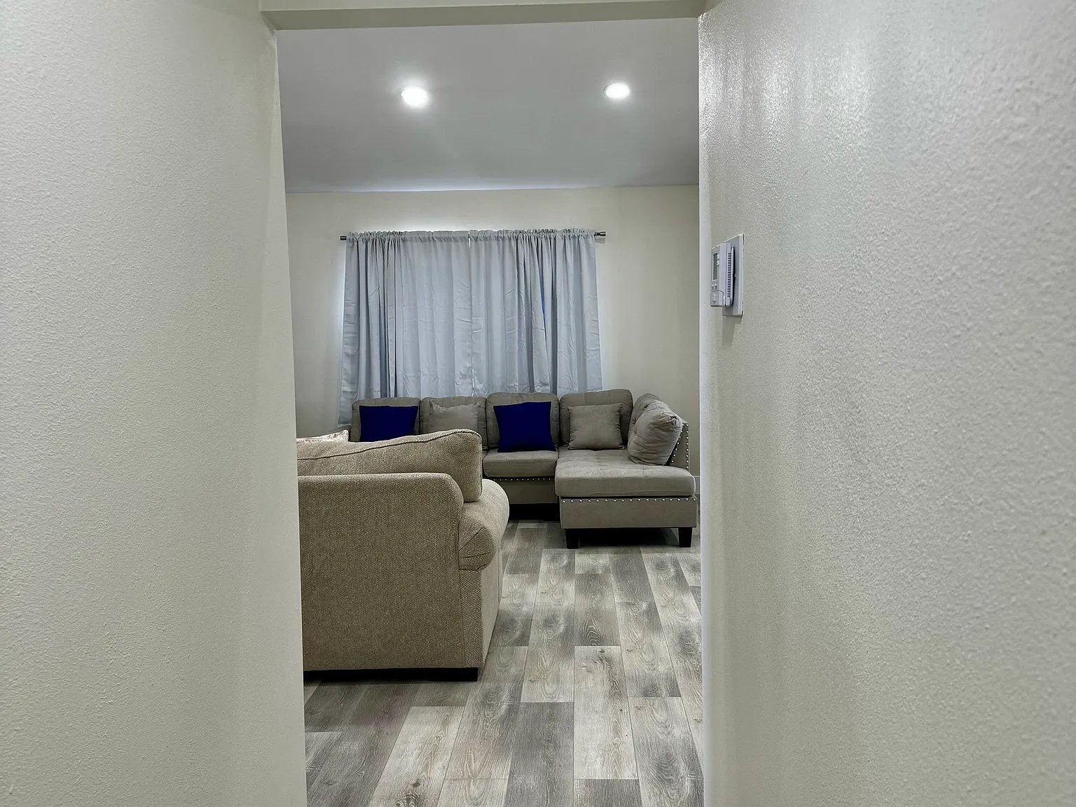 3 bed, 1800 sqft, $5,800 — Photo 3