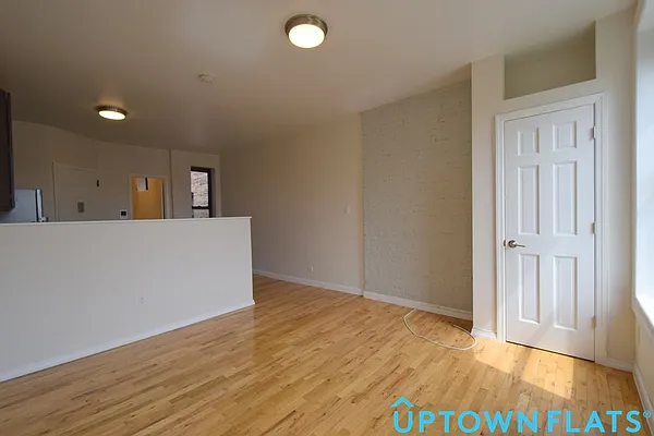 Rented by Uptown Flats LLC | media 12