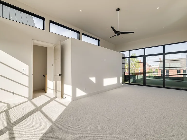 1303 N Dewey Ave — Photo 7
