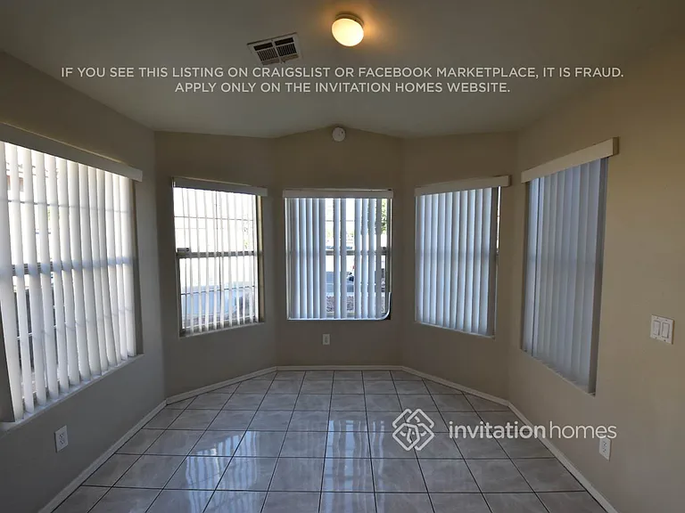 2046 N 90th Ln — Photo 3