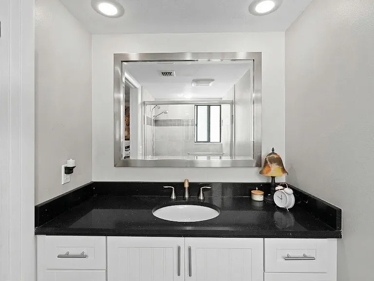 233 NE Edgewater Dr #104 — Photo 23