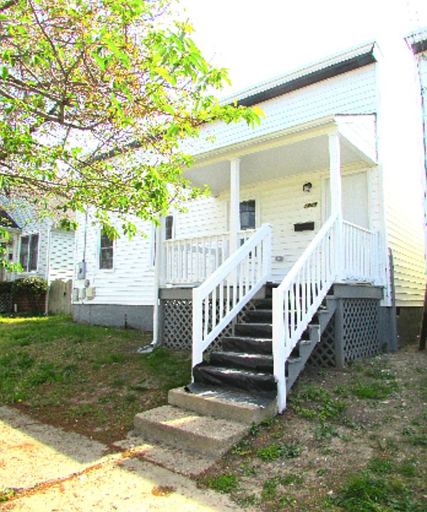 1st image of 1809 Moore St #1809WMOORE