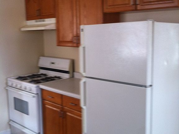 2nd image of 5527 W 90th St