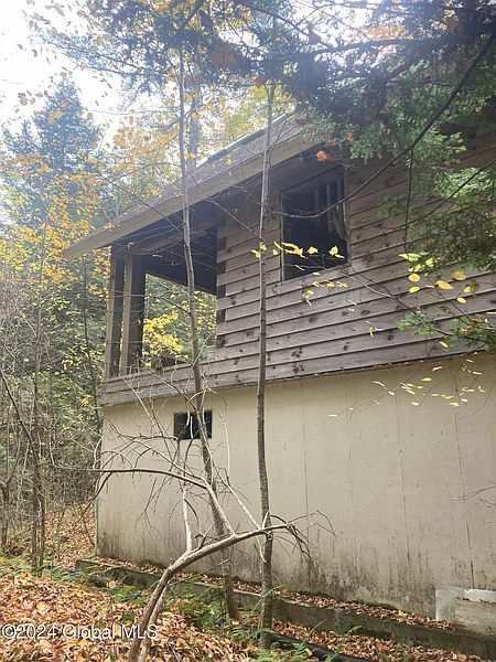 2nd image of 103 Edgecomb Pond Road