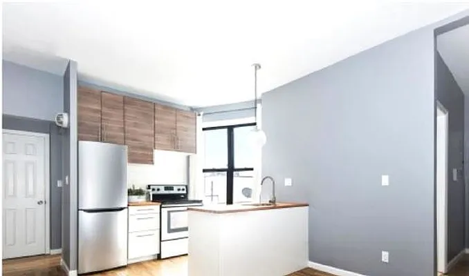 Rented by COASTLINE NEW YORK INC | media 41