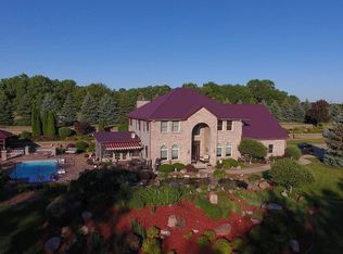 11132 Oxbow Dr, Roscoe, IL 61073