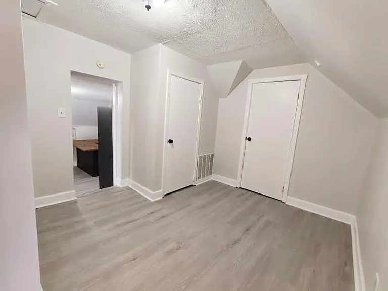 317 E Washington St #3 — Photo 13