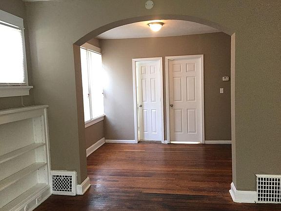 5th image of 9124 E Milton Ave