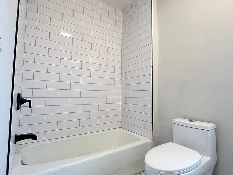 48 Bright St #4 — Photo 30