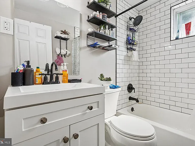 120 Clement Rd #D — Photo 6