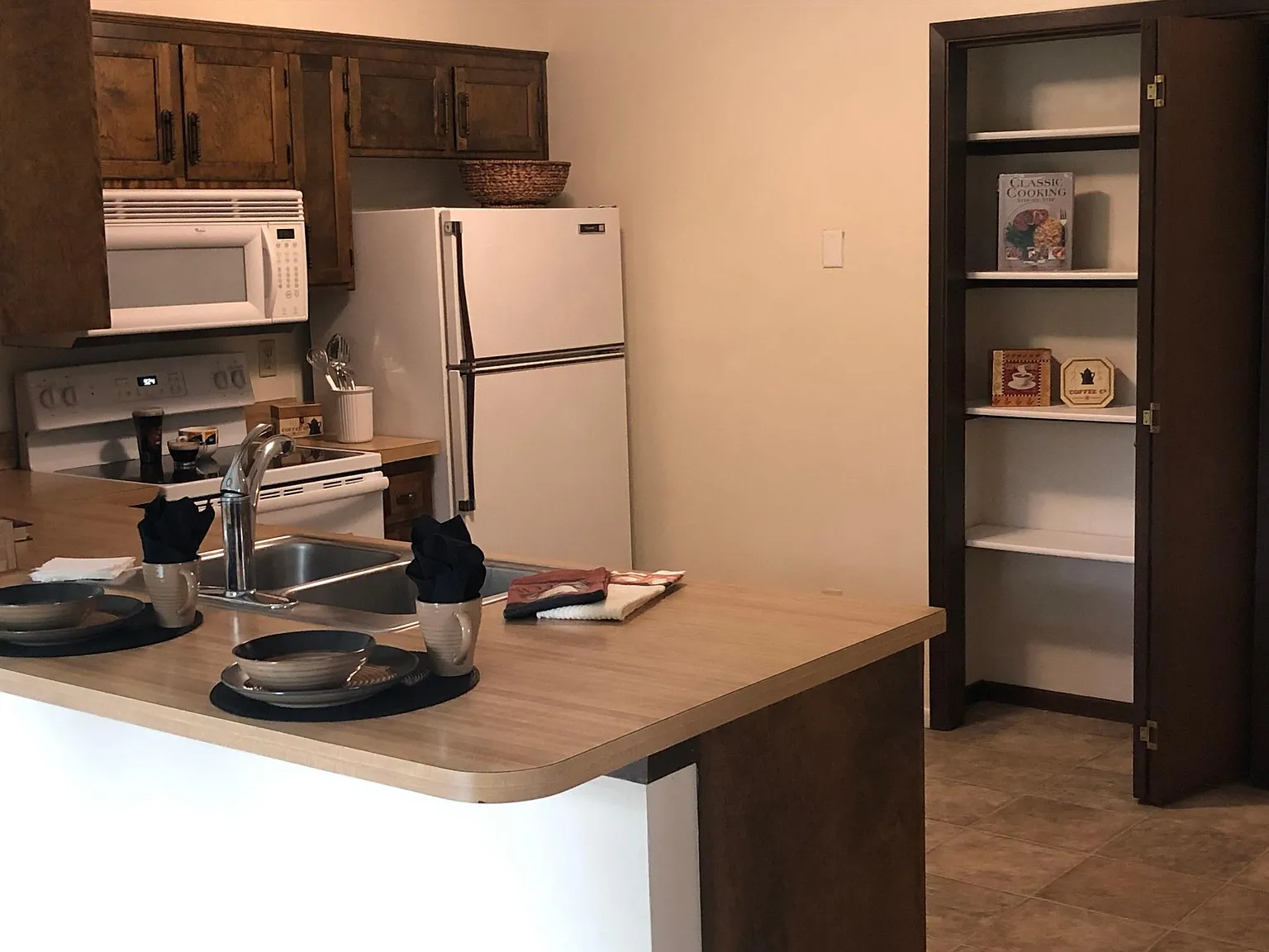 1024 SW Belle Ave — Photo 3