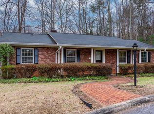 204 Northwestern Dr, Morganton, NC 28655
