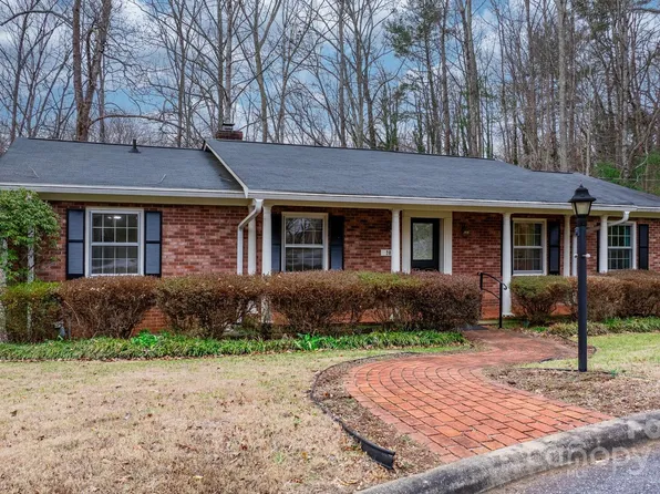 204 Northwestern Dr, Morganton, NC 28655