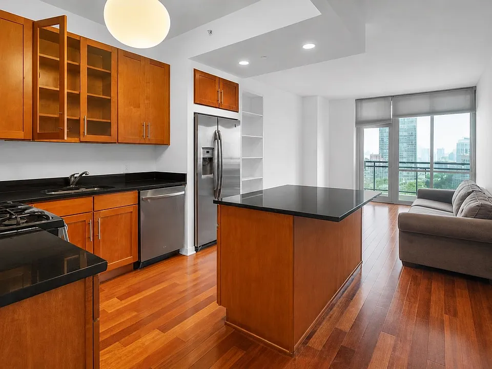 389 Washington St #26G