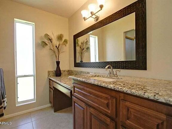 4th image of 3928 E Sunnyside Dr