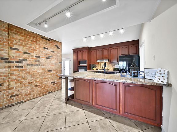 5th image of 505 Seagrove Street