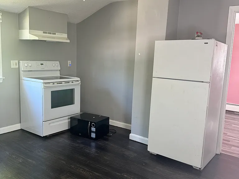 1754 Main St #2 — Photo 6