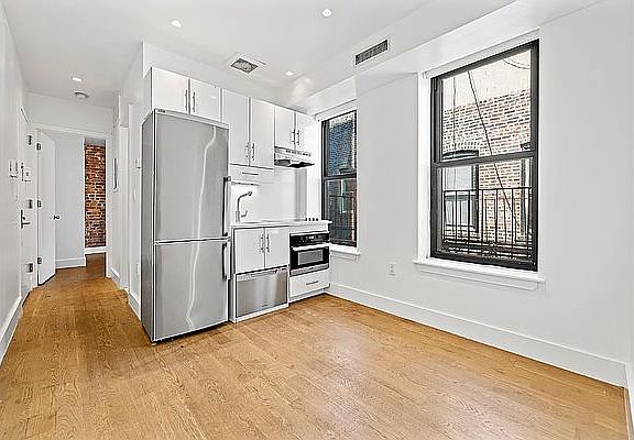 2nd image of 102 Norfolk St #26
