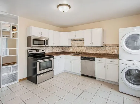 2725 Cimarron Dr, Kalamazoo, MI 49004