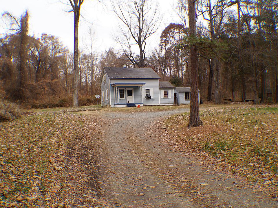 2nd image of 817 Edgemont Rd