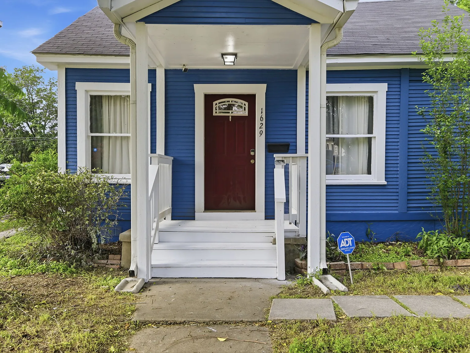 1629 W Woodlawn Ave — Photo 2