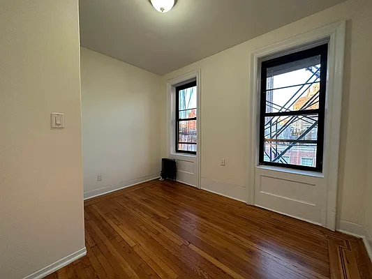 Rented by City Connections Realty | media 2