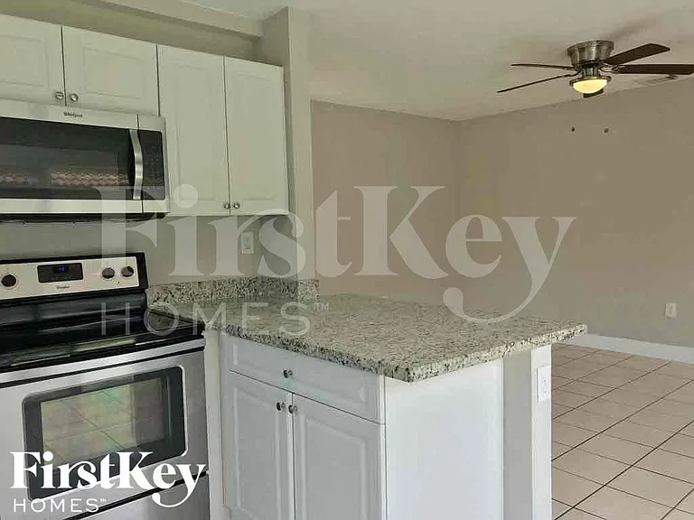 18050 SW 142nd Ct — Photo 8