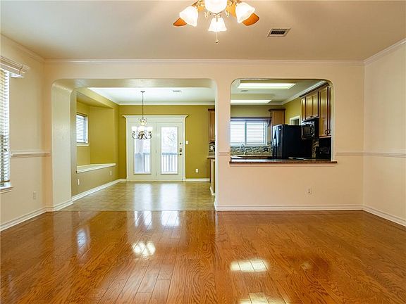 4th image of 2113 Old Sterling Rd