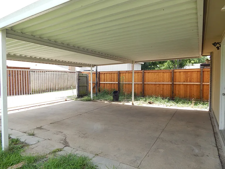 424 Adelaide Dr — Photo 22