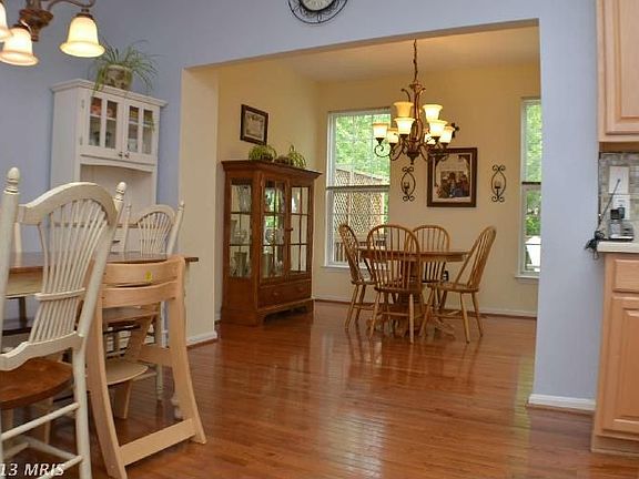 3rd image of 13098 Park Crescent Cir