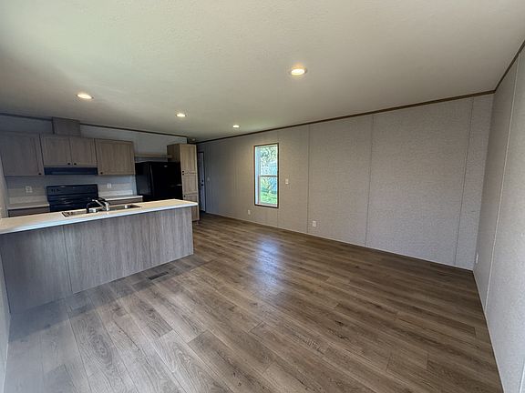 3rd image of 59502 Long Lake Rd #14