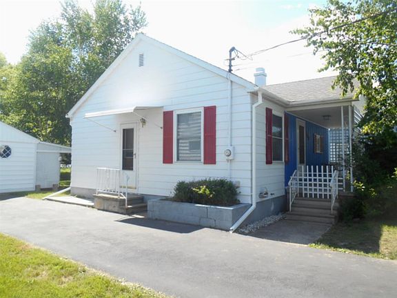 2nd image of 119 Beach St