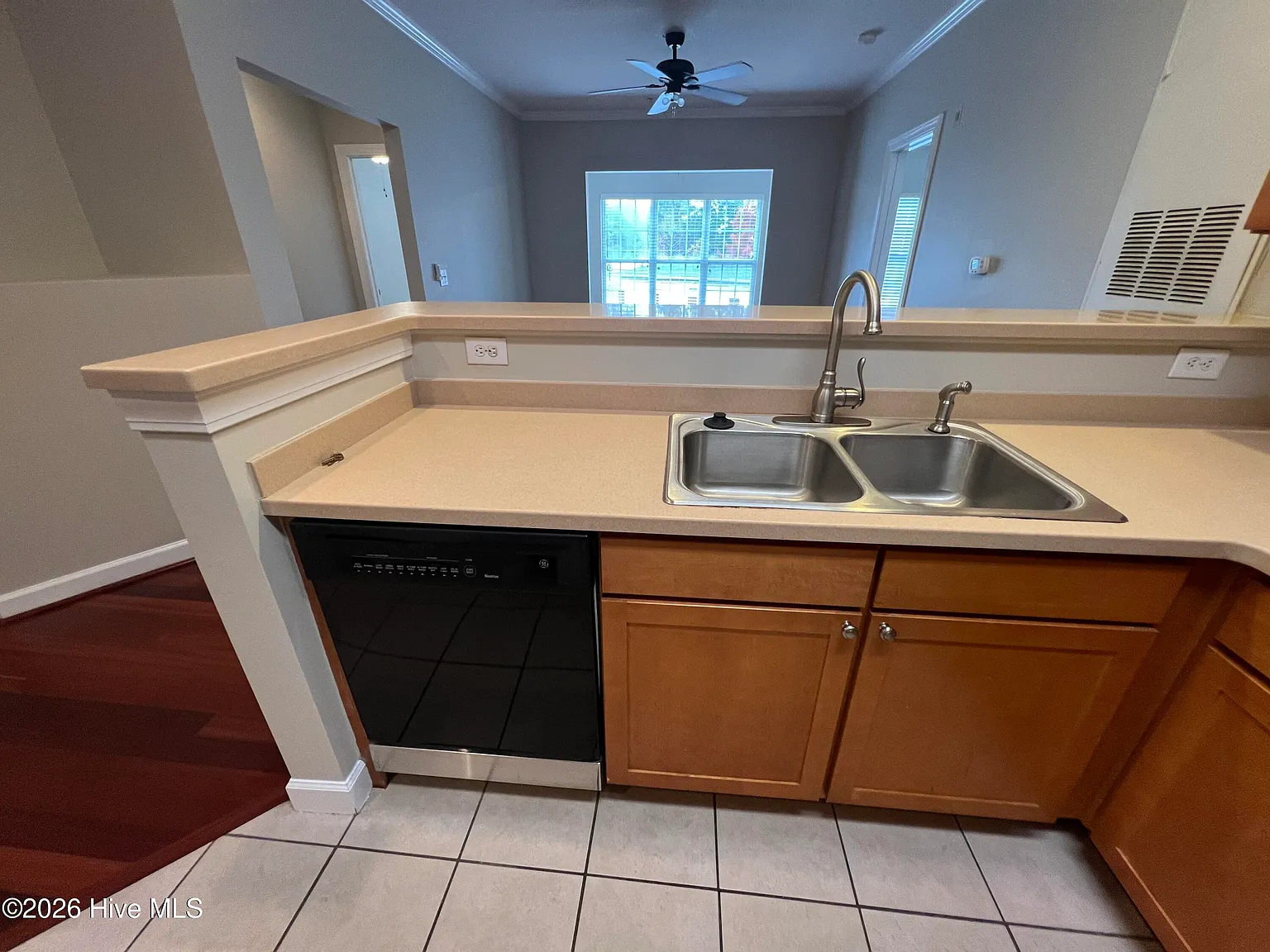 2 bed, 2.0 bath, $1,550 — Photo 4