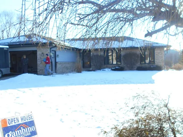 4538 Hampstead Pl, Loves Park, IL 61111