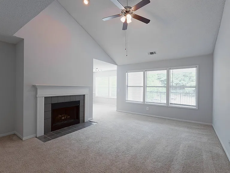 Cambridge Park Apartments — Photo 97