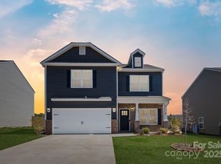 228 Ridgeview Ln, Mars Hill, NC 28754