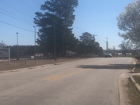 4th image of 6253 Blalock Rd
